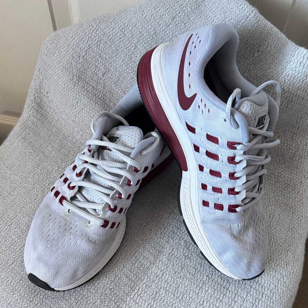 Nike Air Zoom Vomero 11 White and Maroon Running